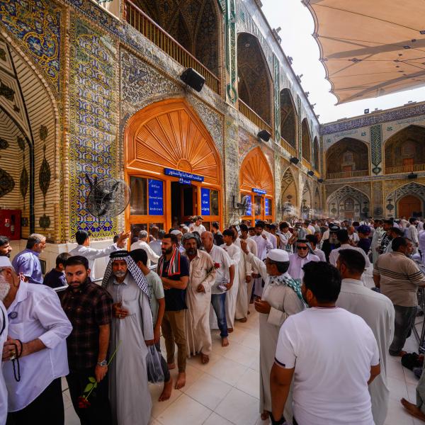 بمناسبة عيد الغدير  الأغرّ .. العتبة العلويّة المقدّسة توزّع 75  ألف هدية للزائرين احتفاءً بهذه المناسبة المباركة 