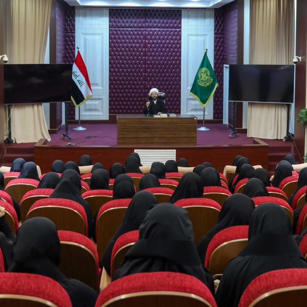 طالبات المجموعة الطبّية في جامعة بغداد في ضيافة العتبة العلويّة المقدّسة  