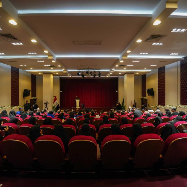 عندما بكت الملائكة .. العتبة العلويّة المقدّسة تُقيم عرضًا مسرحيًا يُجسّد واقعة كربلاء الخالدة بلغة الحاضر