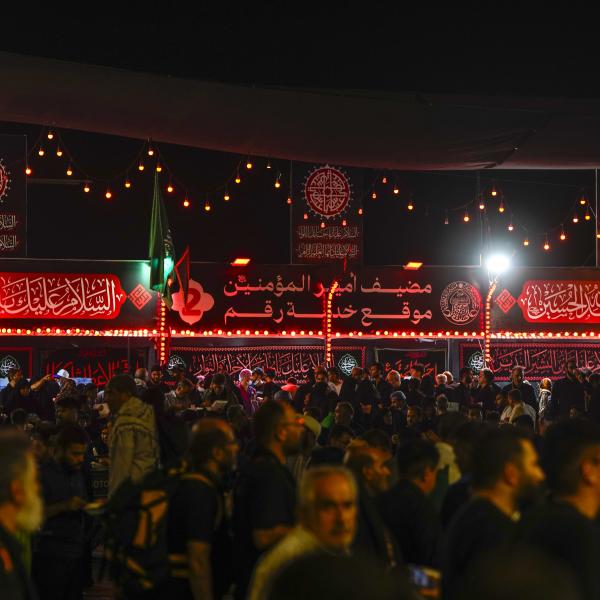 العتبة العلوية المقدسة : مواقع ضيافة أمير المؤمنين (ع) لزائري الأربعين تتجاوز الـ 350 ألف وجبة يوميًا 