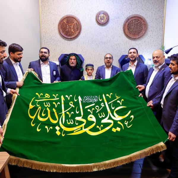 العتبة العلويّة المقدّسة تحتفي بأحد طلبةِ دارِ القرآنِ الكريمِ بحصولِه على المركزِ الأولِ عالميًا