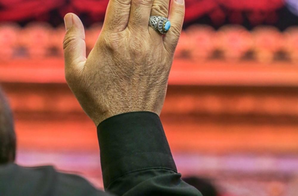 الحرم العلوي في صبيحة جرح أمير المؤمنين(ع) محاطا بأفئدة المعزين التي أعتصرها ألم المصاب ( صور )