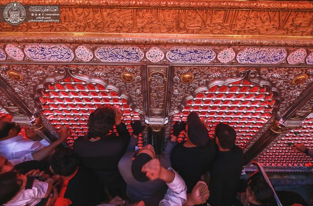 الحرم العلوي في صبيحة جرح أمير المؤمنين(ع) محاطا بأفئدة المعزين التي أعتصرها ألم المصاب ( صور )