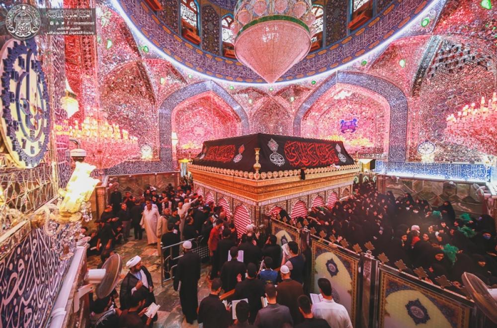 الحرم العلوي في صبيحة جرح أمير المؤمنين(ع) محاطا بأفئدة المعزين التي أعتصرها ألم المصاب ( صور )