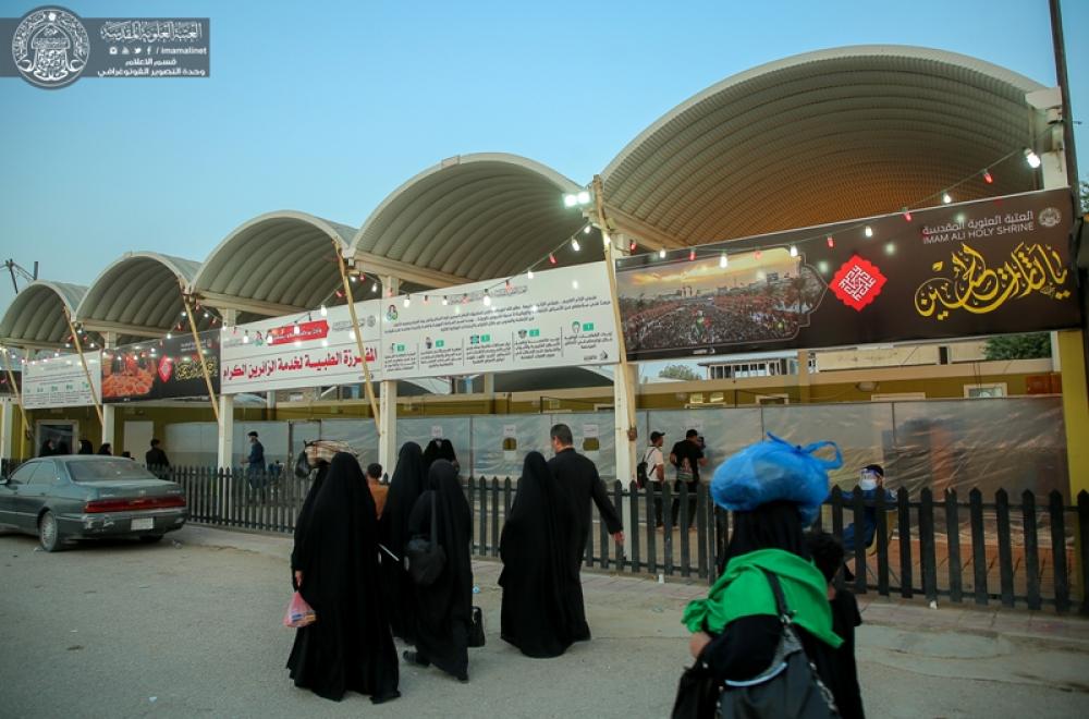 اللجنة العليا تتفقد مواكب العتبة العلوية للوقوف على تقديم الخدمات لزائري حرم أمير المؤمنين المعزين بذكرى أربعينية الإمام الحسين (عليهما السلام)
