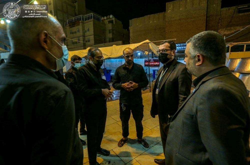 اللجنة العليا تتفقد مواكب العتبة العلوية للوقوف على تقديم الخدمات لزائري حرم أمير المؤمنين المعزين بذكرى أربعينية الإمام الحسين (عليهما السلام)