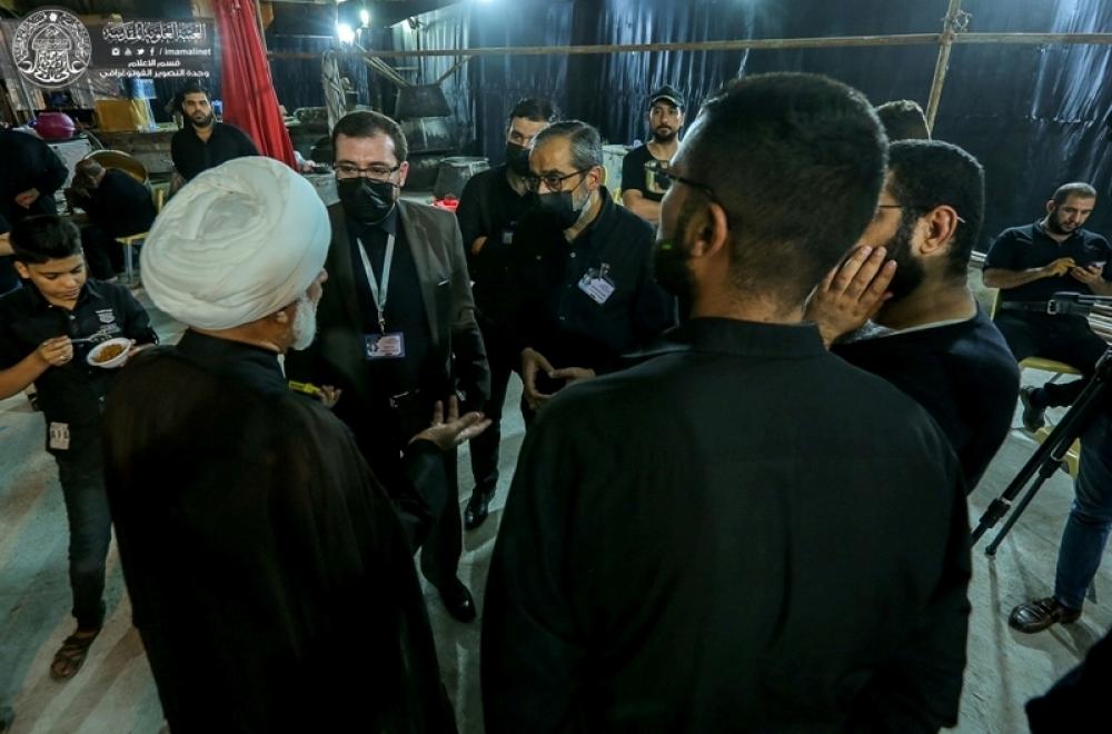 اللجنة العليا تتفقد مواكب العتبة العلوية للوقوف على تقديم الخدمات لزائري حرم أمير المؤمنين المعزين بذكرى أربعينية الإمام الحسين (عليهما السلام)