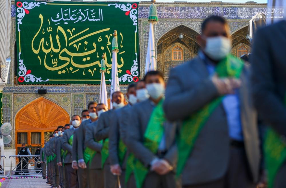 منتسبو العتبة العلوية يحيون المراسم السنوية للولادة الميمونة لسيدة نساء العالمين الزهراء فاطمة (عليها السلام)