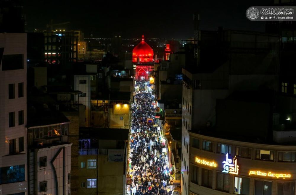 شاهد أجواء الزيارة وحركة المواكب من جوار مرقد أمير المؤمنين ع في ليلة القدر وحتى ساعات الصباح الأولى  