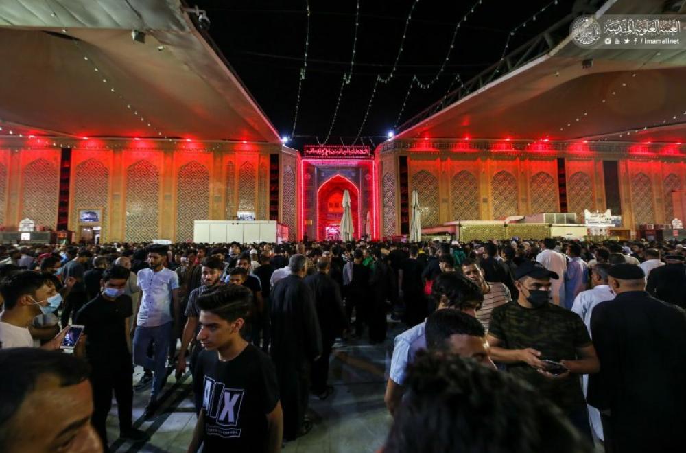شاهد أجواء الزيارة وحركة المواكب من جوار مرقد أمير المؤمنين ع في ليلة القدر وحتى ساعات الصباح الأولى  