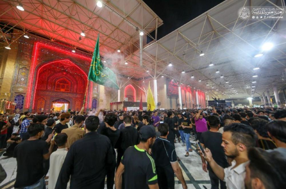 شاهد أجواء الزيارة وحركة المواكب من جوار مرقد أمير المؤمنين ع في ليلة القدر وحتى ساعات الصباح الأولى  