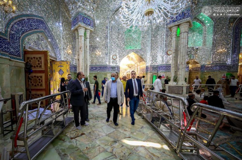 وفد منظمة نداء جنيف الدولية يتشرف بزيارة مرقد أمير المؤمنين (ع)