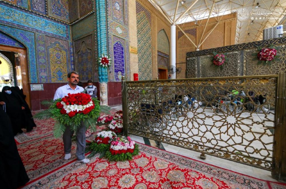 العتبة العلوية المقدسة ... نشر باقات الورود ضمن الاستعدادات الجارية للاحتفال بعيد الغدير الأغر
