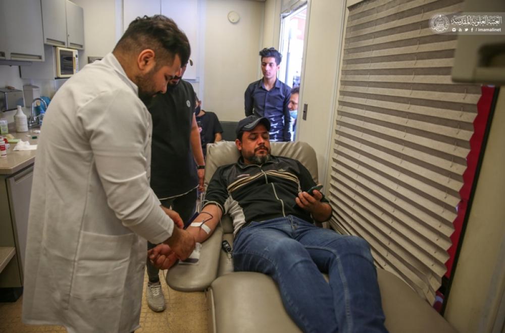  العتبة العلوية المقدسة تنفذ حملة للتبرع بالدم بالتعاون مع دائرة صحة النجف الأشرف – صور -