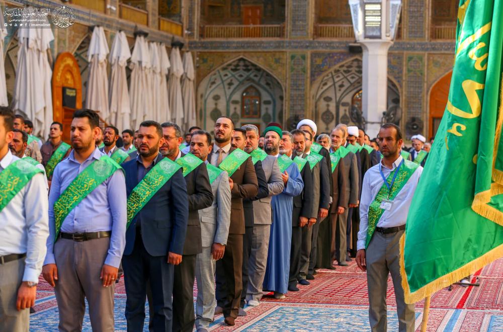 منتسبو العتبة العلوية يؤدون الزيارة الصباحية بحضور الوفود المشاركة في مؤتمر العلاقات الدولي