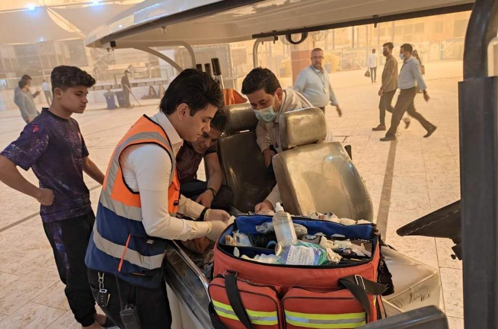 الإخلاء الطارئ في العتبة العلوية المقدسة ... جهود كبيرة في تقديم الخدمات الاسعافية للزائرين خلال العاصفة الترابية