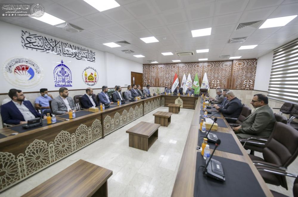الأمين العام للعتبة العلوية المقدسة يزور العتبة الحسينية المقدسة ويقوم بجولة في المؤسسات الطبية والجامعية التابعة لها 