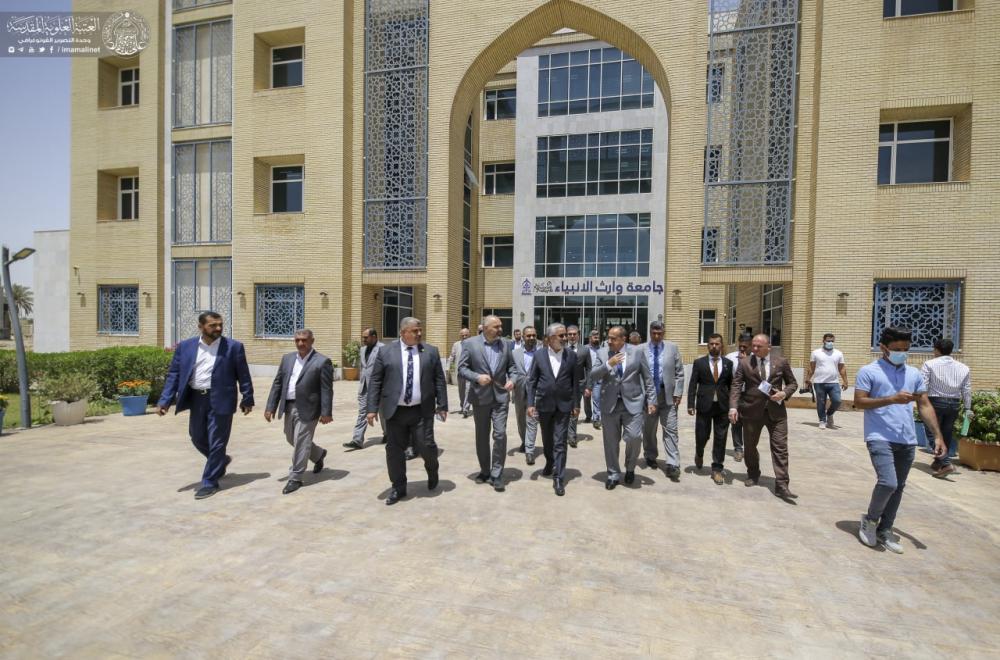 الأمين العام للعتبة العلوية المقدسة يزور العتبة الحسينية المقدسة ويقوم بجولة في المؤسسات الطبية والجامعية التابعة لها 