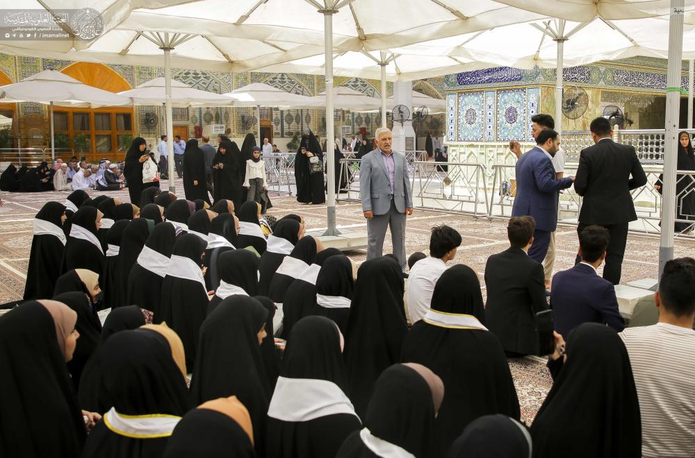 طلبة معهد النجف الأشرف التقني الطبي يختتمون عامهم الدراسي عند أمير المؤمنين(ع)