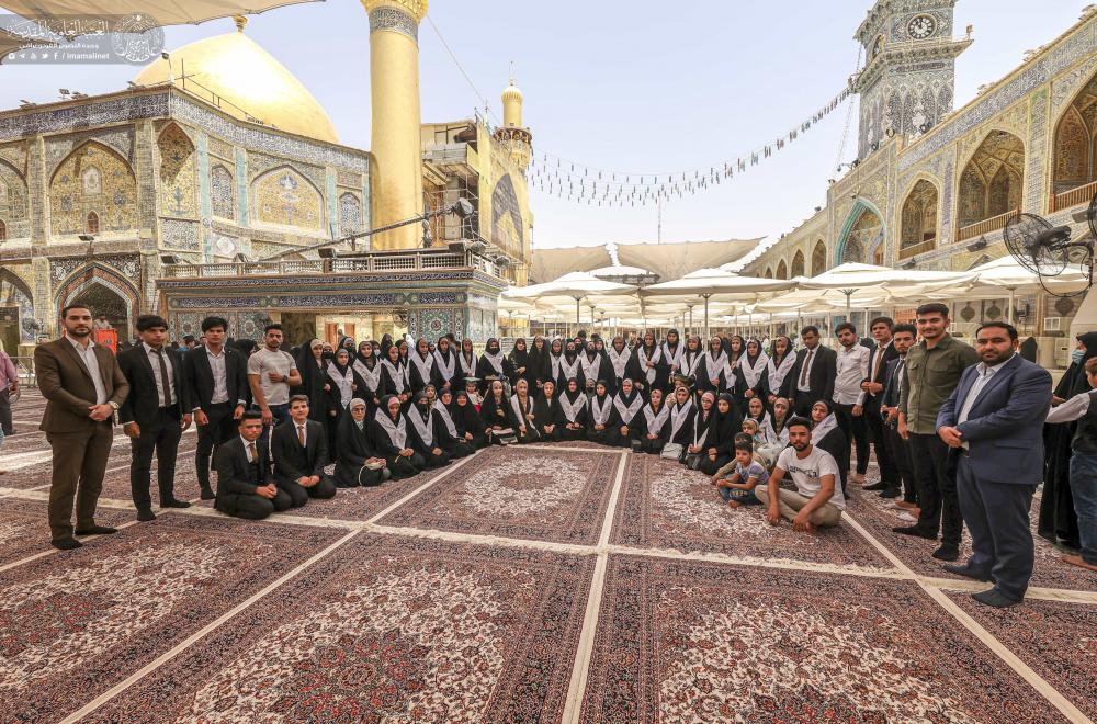 طلبة معهد النجف الأشرف التقني الطبي يختتمون عامهم الدراسي عند أمير المؤمنين(ع)