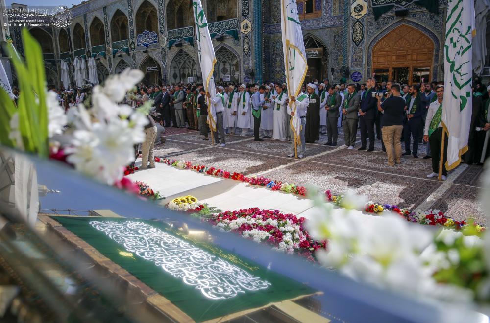  إيذاناً ببدء فعاليات اسبوع الغدير.. العتبة العلوية المقدسة ترفع راية الغدير في الصحن المطهر