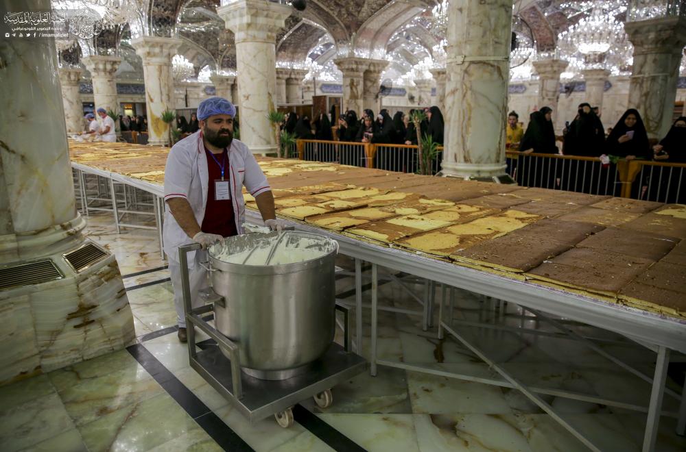 ابتهاجاً بيوم الغدير الأغر العتبة العلوية المقدسة تقدم كعكة بطول 1433 متر للزائرين الكرام