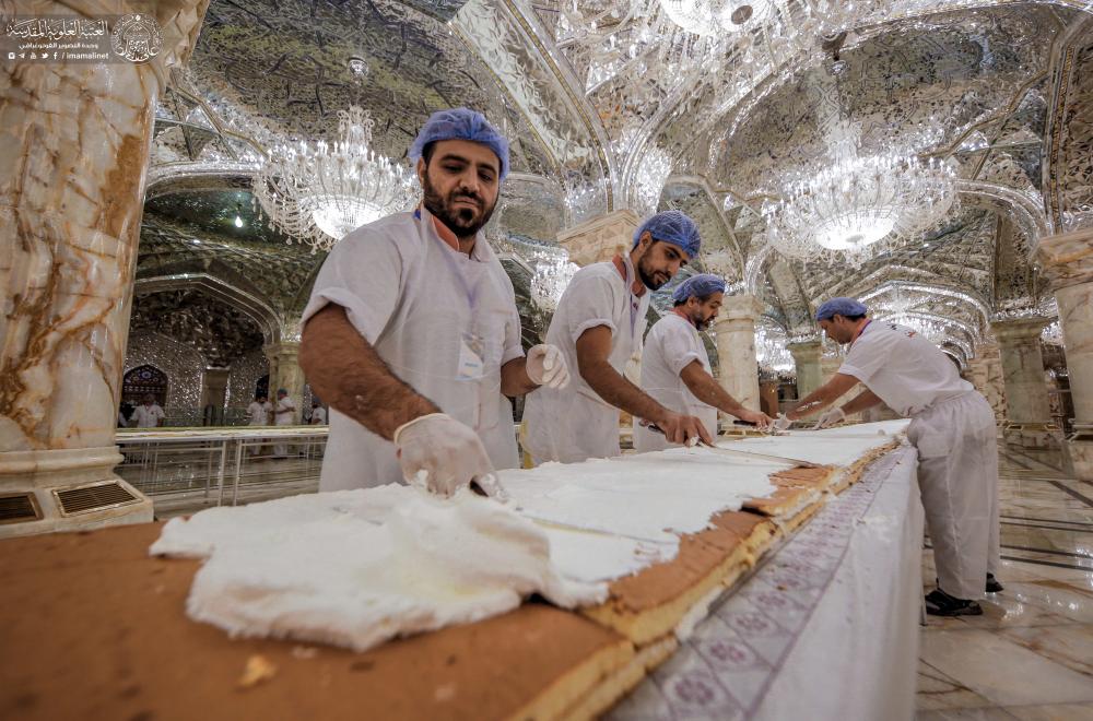 ابتهاجاً بيوم الغدير الأغر العتبة العلوية المقدسة تقدم كعكة بطول 1433 متر للزائرين الكرام