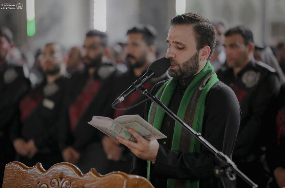 وسط حضور كبير..العتبة العلوية المقدسة تقيم مراسم رفع راية عاشوراء في الصحن الحيدري المطهر 