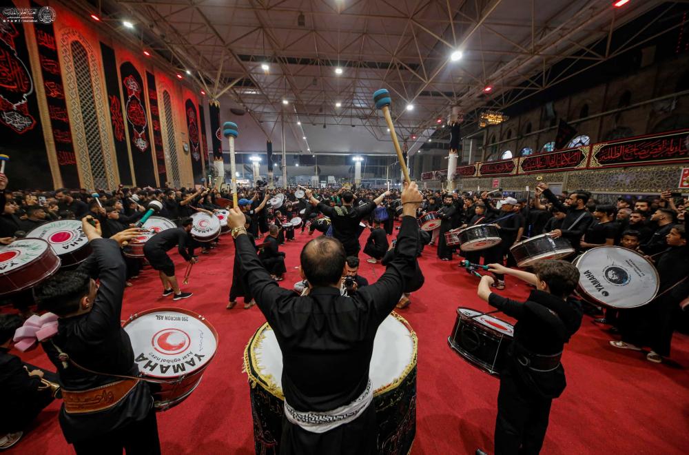 ماتزال المواكب الحسينية تتوافد على حرم أمير المؤمنين(ع) لتعزيته بمصاب الحسين(ع)