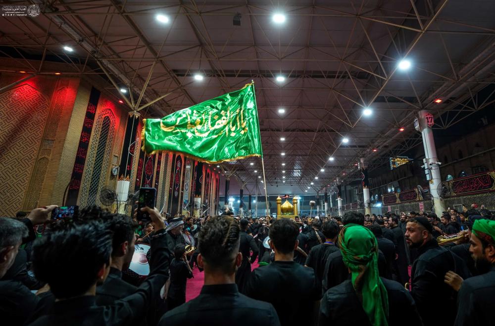 ماتزال المواكب الحسينية تتوافد على حرم أمير المؤمنين(ع) لتعزيته بمصاب الحسين(ع)