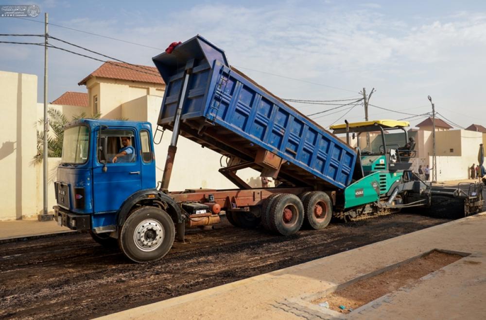 قسم الشؤون الهندسية يعبد شوارع مجمع قنبر السكني