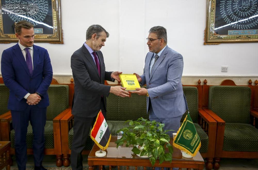 مركز أمير المؤمنين (عليه السلام) للترجمة يعلن عن إصداراته المتنوعة المهداة للشخصيات الأجنبية خلال عام 2022م