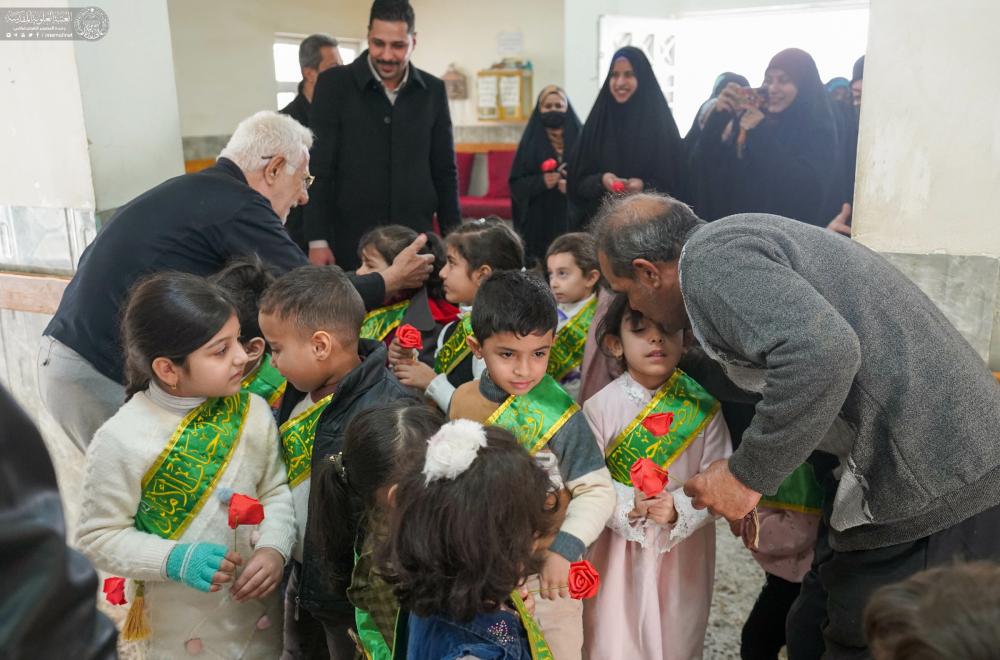 طلبة المدارس التابعة للعتبة العلوية المقدسة يزورون دار رعاية المسنّين في محافظة النجف الأشرف