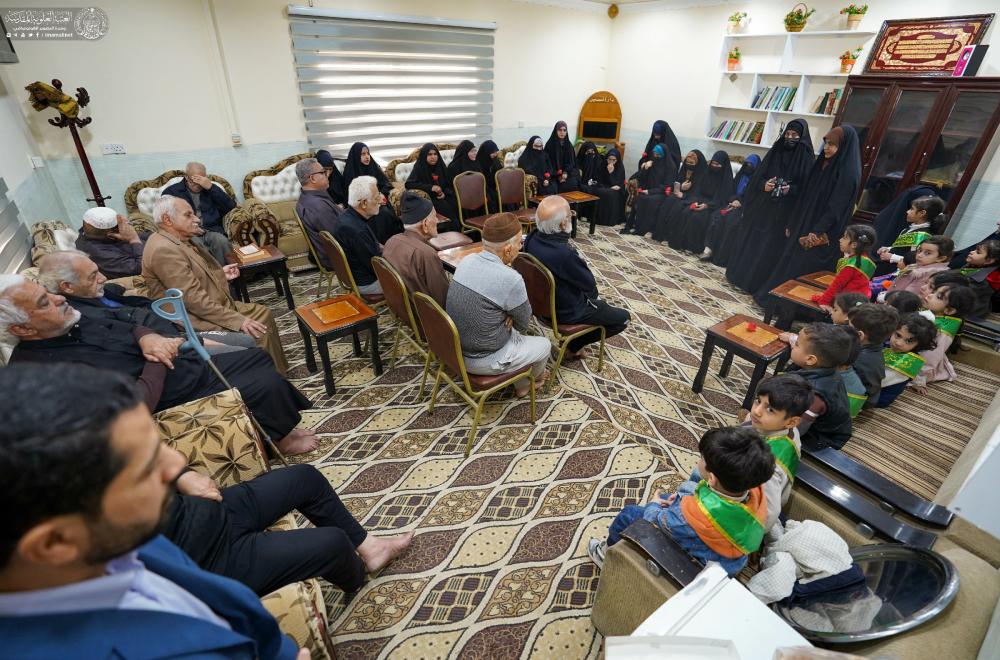 طلبة المدارس التابعة للعتبة العلوية المقدسة يزورون دار رعاية المسنّين في محافظة النجف الأشرف