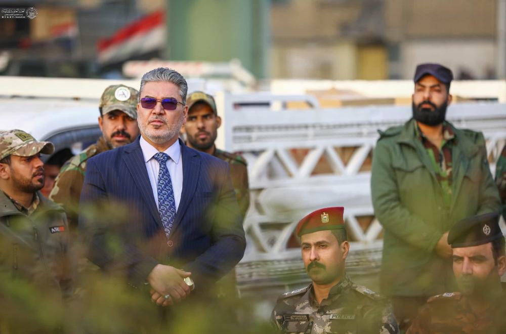 العتبة العلوية المقدسة ترفع راية (محمد وعلي قدوتنا) في مدينة النجف الأشرف ابتهاجاً بأيام وليد الكعبة (عليه السلام) 
