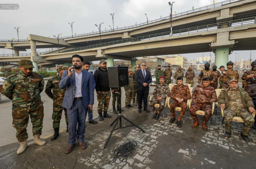 العتبة العلوية المقدسة ترفع راية (محمد وعلي قدوتنا) في مدينة النجف الأشرف ابتهاجاً بأيام وليد الكعبة (عليه السلام) 