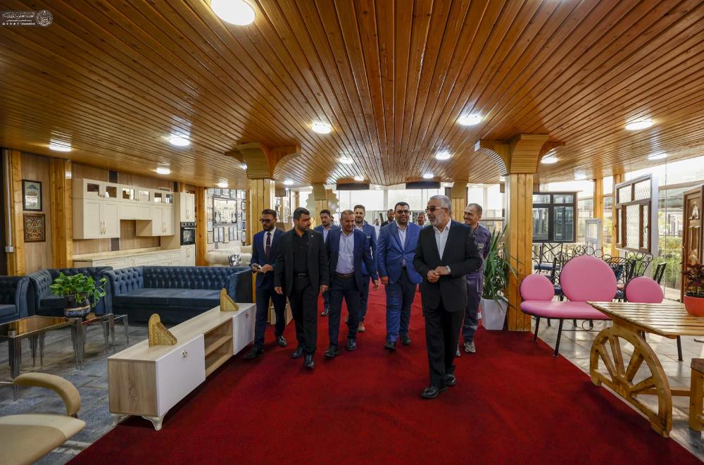 الأمين العام للعتبة العلوية المقدسة يفتتح معرض (فدك) التسويقي 