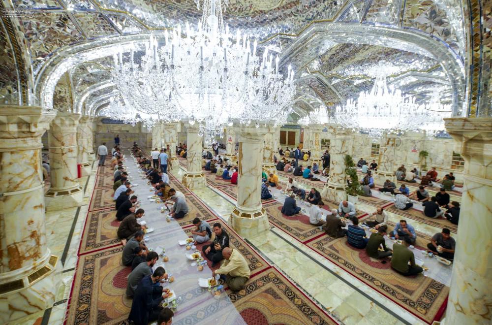 العتبة العلوية المقدسة تبدأ ببرنامج السفرة الرمضانية في رحاب مرقد أمير المؤمنين (عليه السلام)