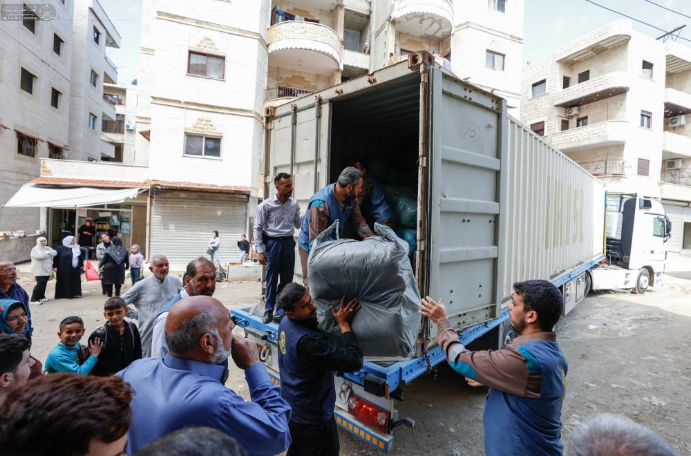 حملة (ويطعمون الطعام) تباشر بتوزيع المساعدات الإغاثية على العوائل المتضررة من الزلازل في سوريا 