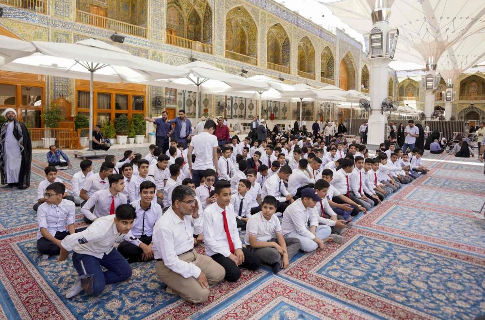 وفدٌ طلابي نموذجي في ضيافة العتبة العلوية المقدسة 