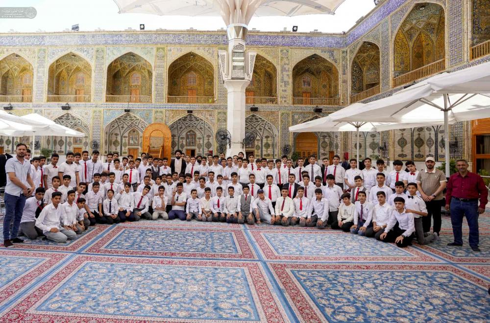 وفدٌ طلابي نموذجي في ضيافة العتبة العلوية المقدسة 