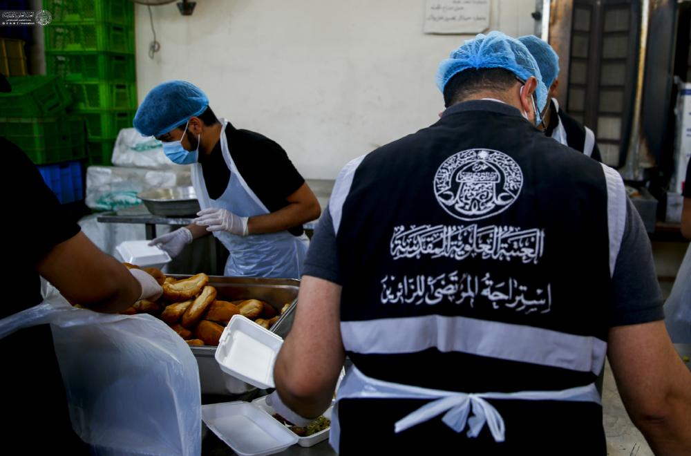 موقع ضيافة استراحة المرتضى يقدّم آلاف وجبات الطعام لزائري أربعينية الإمام الحسين (ع) 