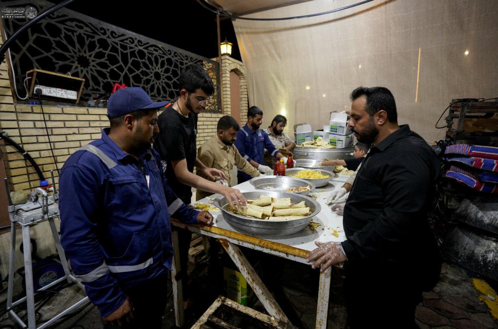 الدفاع المدني في العتبة العلوية المقدسة يقدّم 6000 وجبة طعام يومياً لزائري الأربعين  