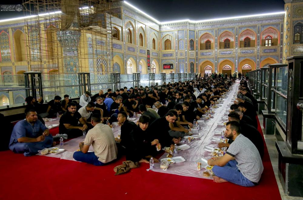 العتبة العلوية المقدسة تُقدِّم الآلاف من وجبات الطعام  للزائرين ضمن برنامج الضيافة في ذكرى رحيل سيد الكائنات (ص)