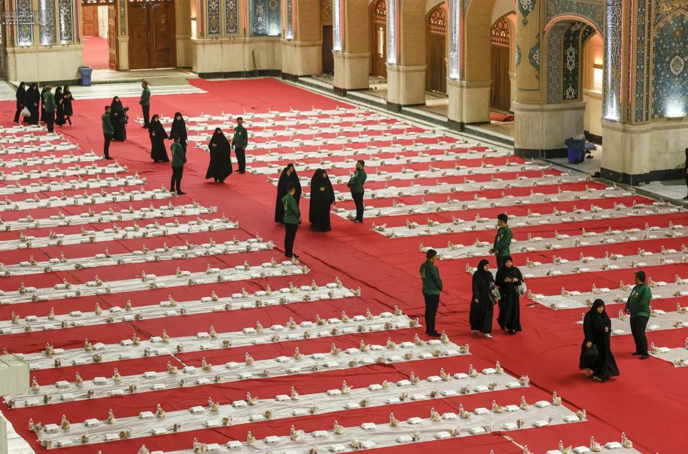 العتبة العلوية المقدسة تُقدِّم الآلاف من وجبات الطعام  للزائرين ضمن برنامج الضيافة في ذكرى رحيل سيد الكائنات (ص)