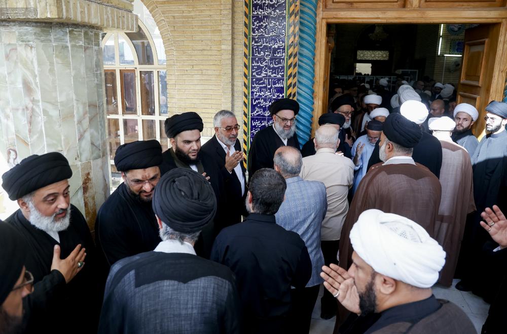 تشييع مهيب لجثمان آية الله المحقق الكبير سماحة السيد محمد مهدي الخرسان في مرقد أمير المؤمنين (عليه السلام) 
