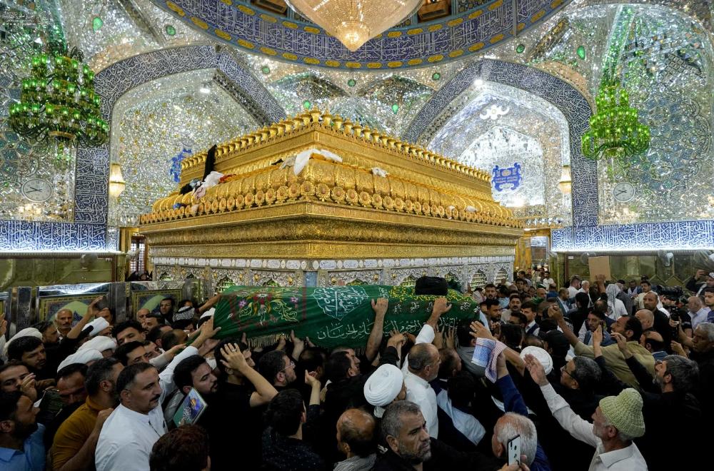 تشييع مهيب لجثمان آية الله المحقق الكبير سماحة السيد محمد مهدي الخرسان في مرقد أمير المؤمنين (عليه السلام) 