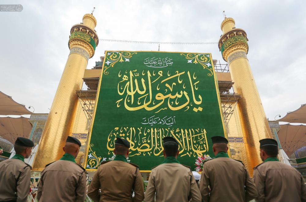 نخبة من ضباط كلية الشرطة يؤدون قسم الولاء في صحن أمير المؤمنين (عليه السلام) 