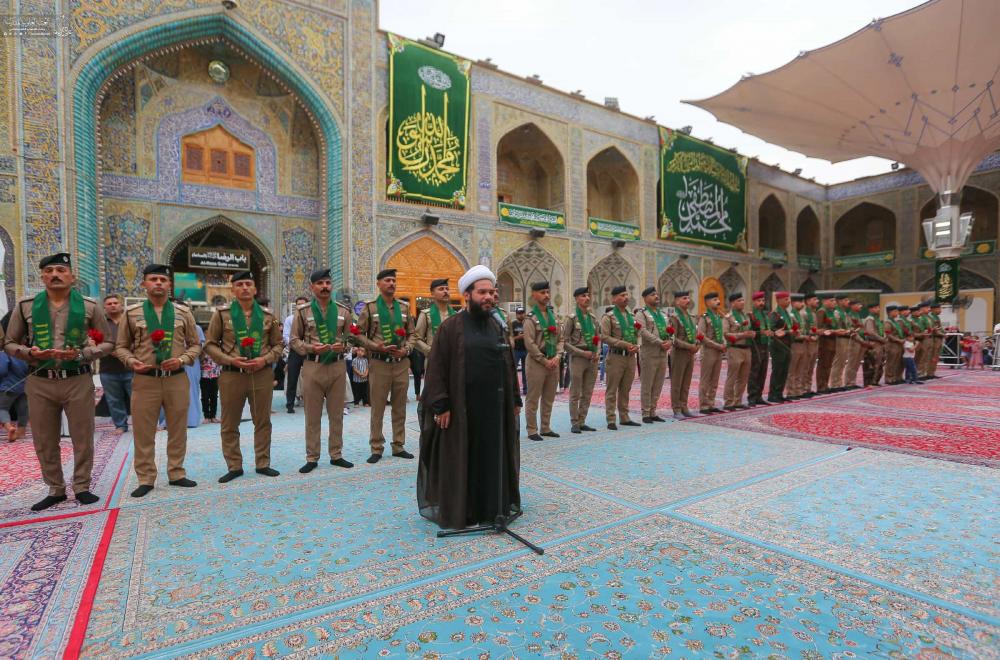 نخبة من ضباط كلية الشرطة يؤدون قسم الولاء في صحن أمير المؤمنين (عليه السلام) 