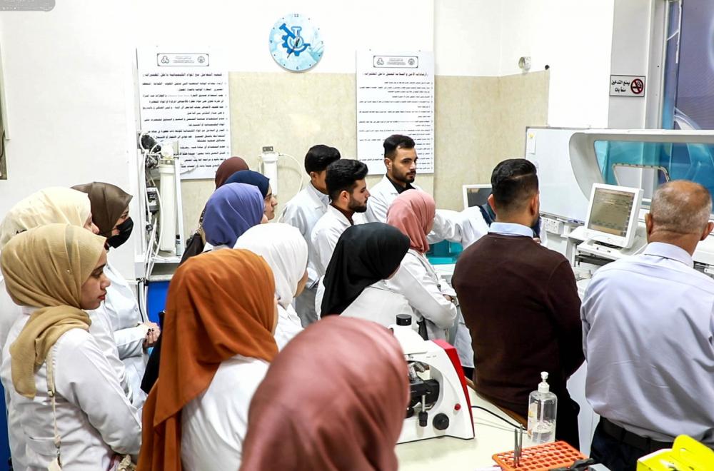 مركز الأمين للأبحاث والتقانات الإحيائية في العتبة العلوية المقدسة يستقبل وفداً من طلبة جامعة القاسم (عليه السلام)   